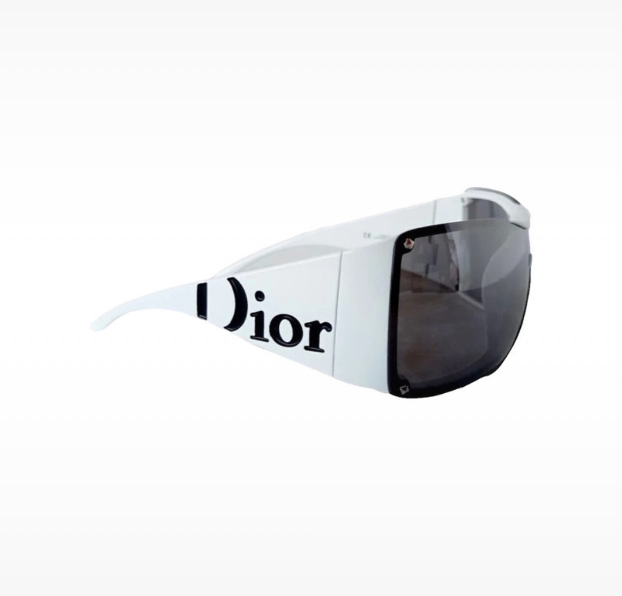 Dior Overshine 2 - White